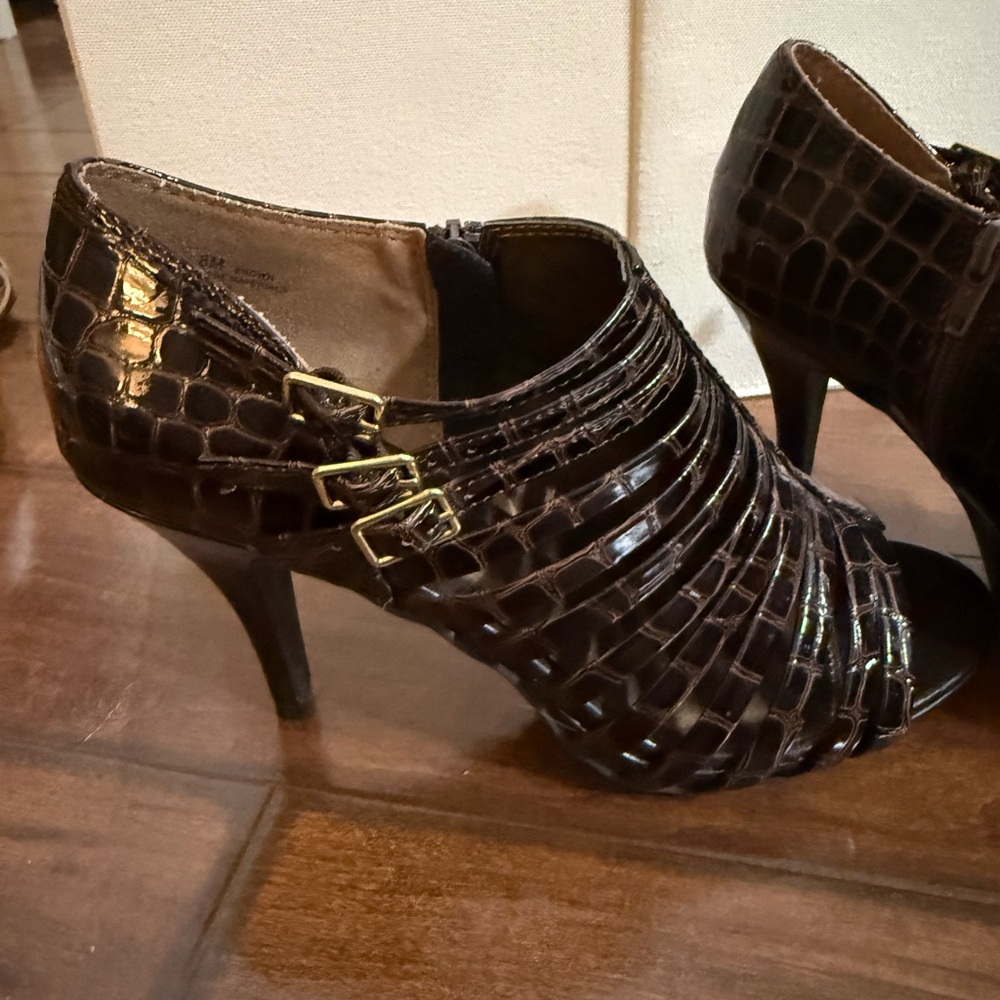 Maurices Brown Heels with Gold Hardware - Size 8